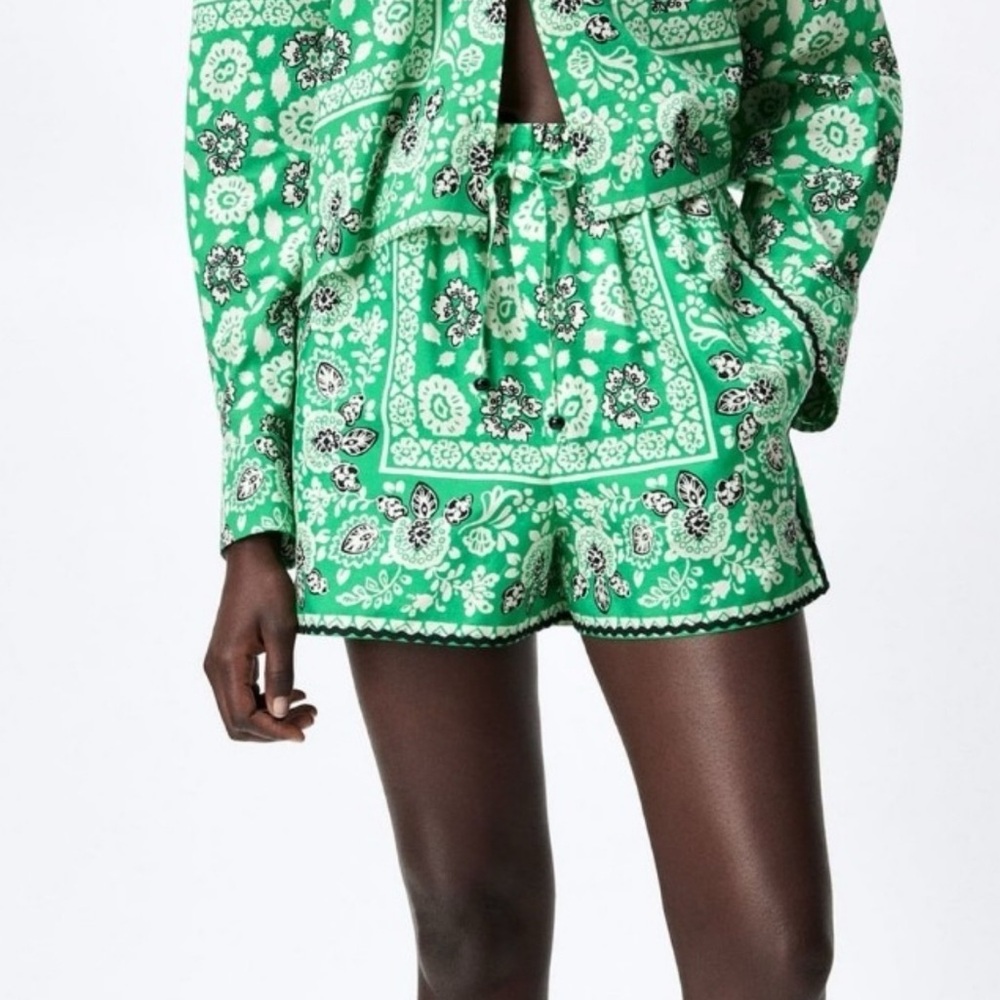 ZARA Set Green & White Bandana Print Cotton Set Top XL Shorts L  (item #A12) - Picture 3 of 15